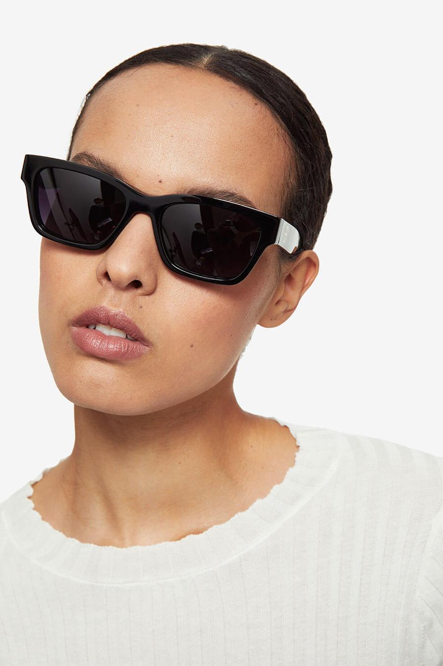 【関税込み】ANINE BING ブラック Daria サングラス ANINE BING Daria Sunglasses - Black