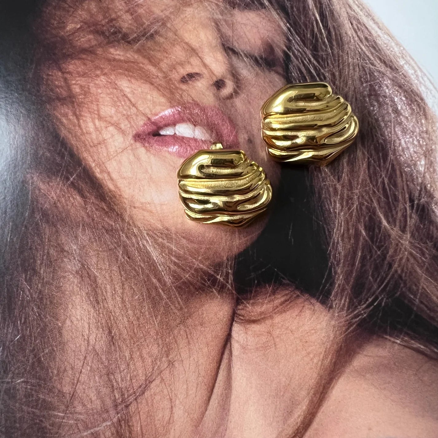 Smith Yilan Ripple Earring in GOLD