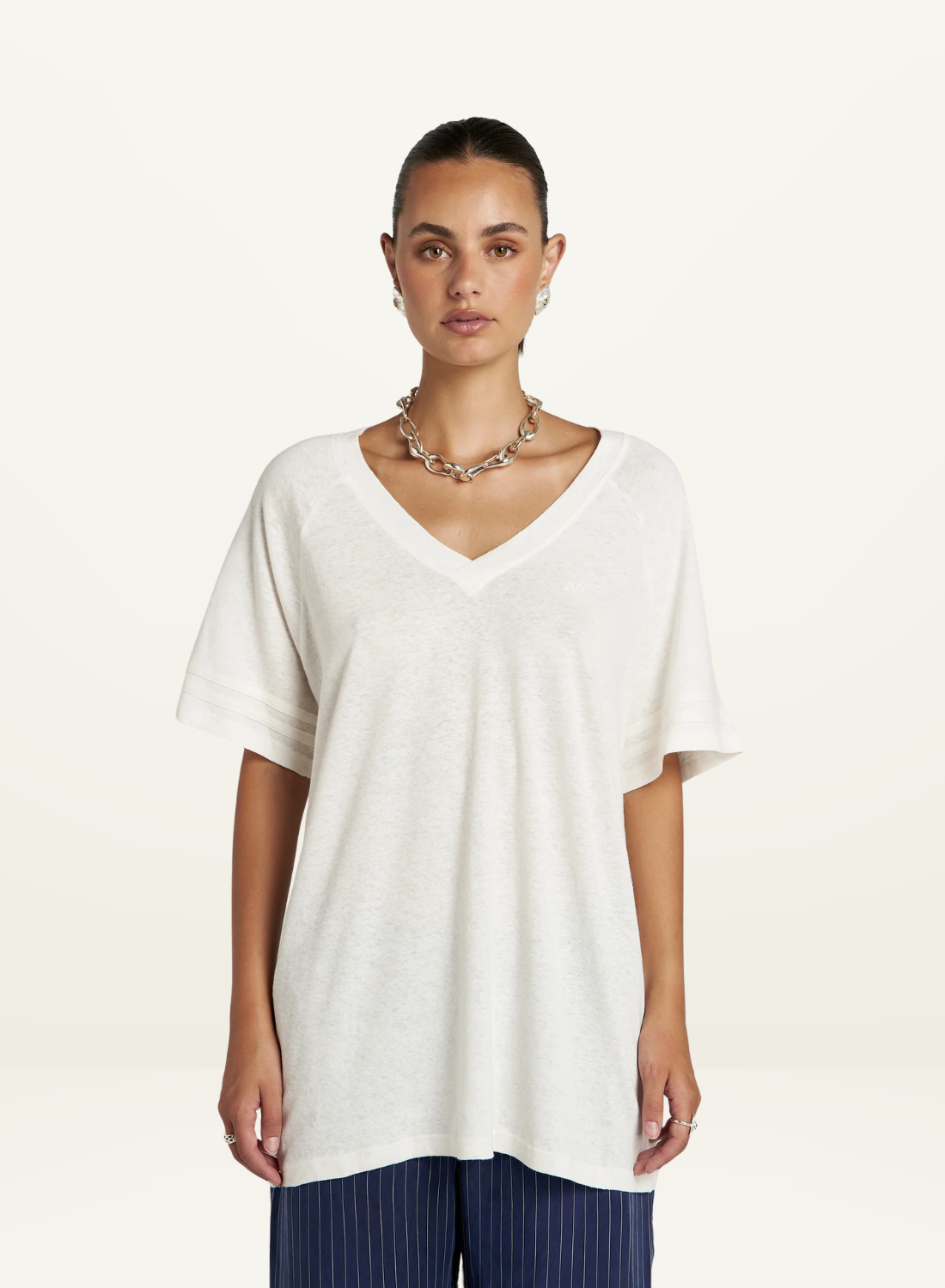Summi Summi V Neck Tee in Vanilla