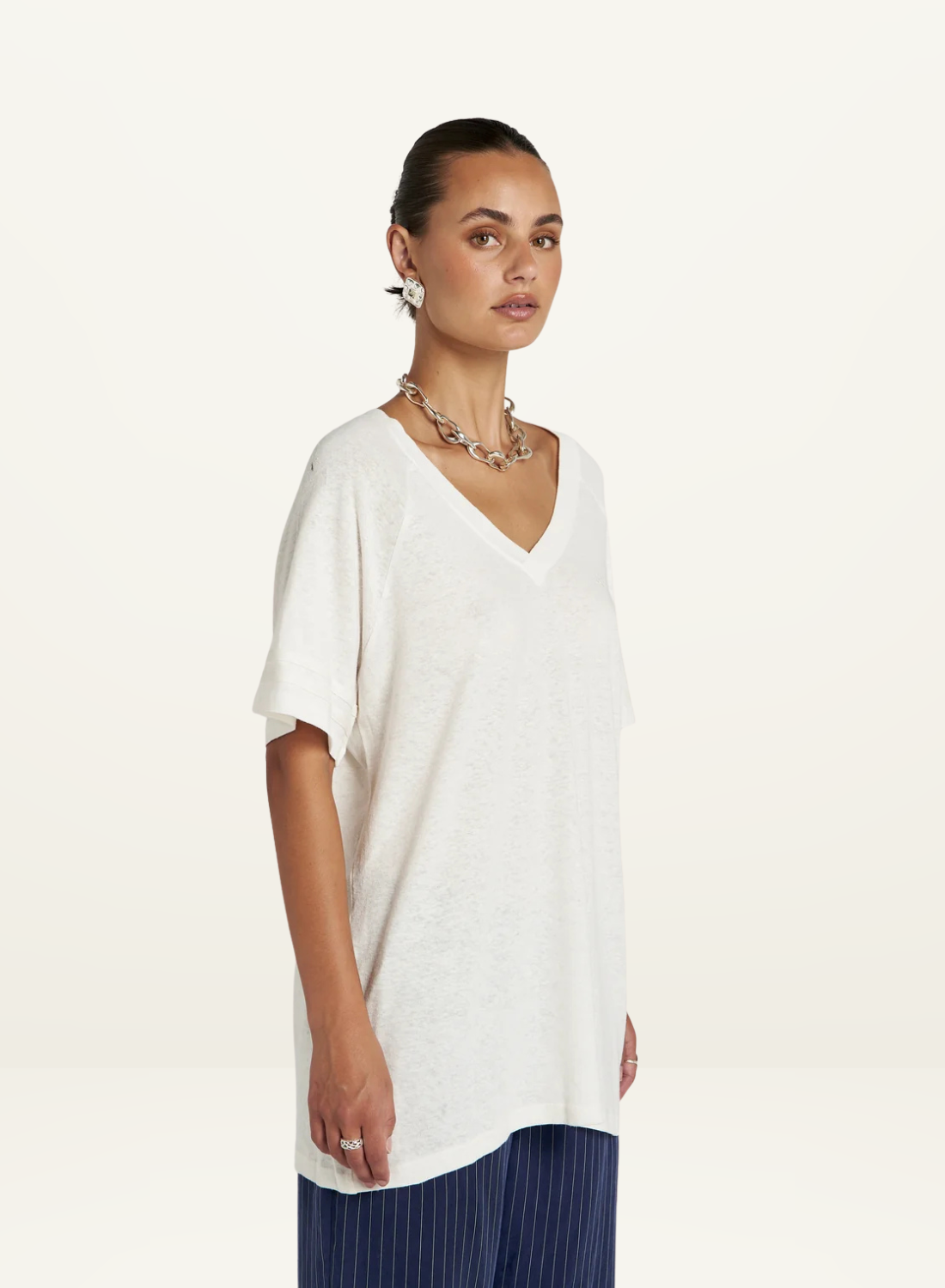 Summi Summi V Neck Tee in Vanilla