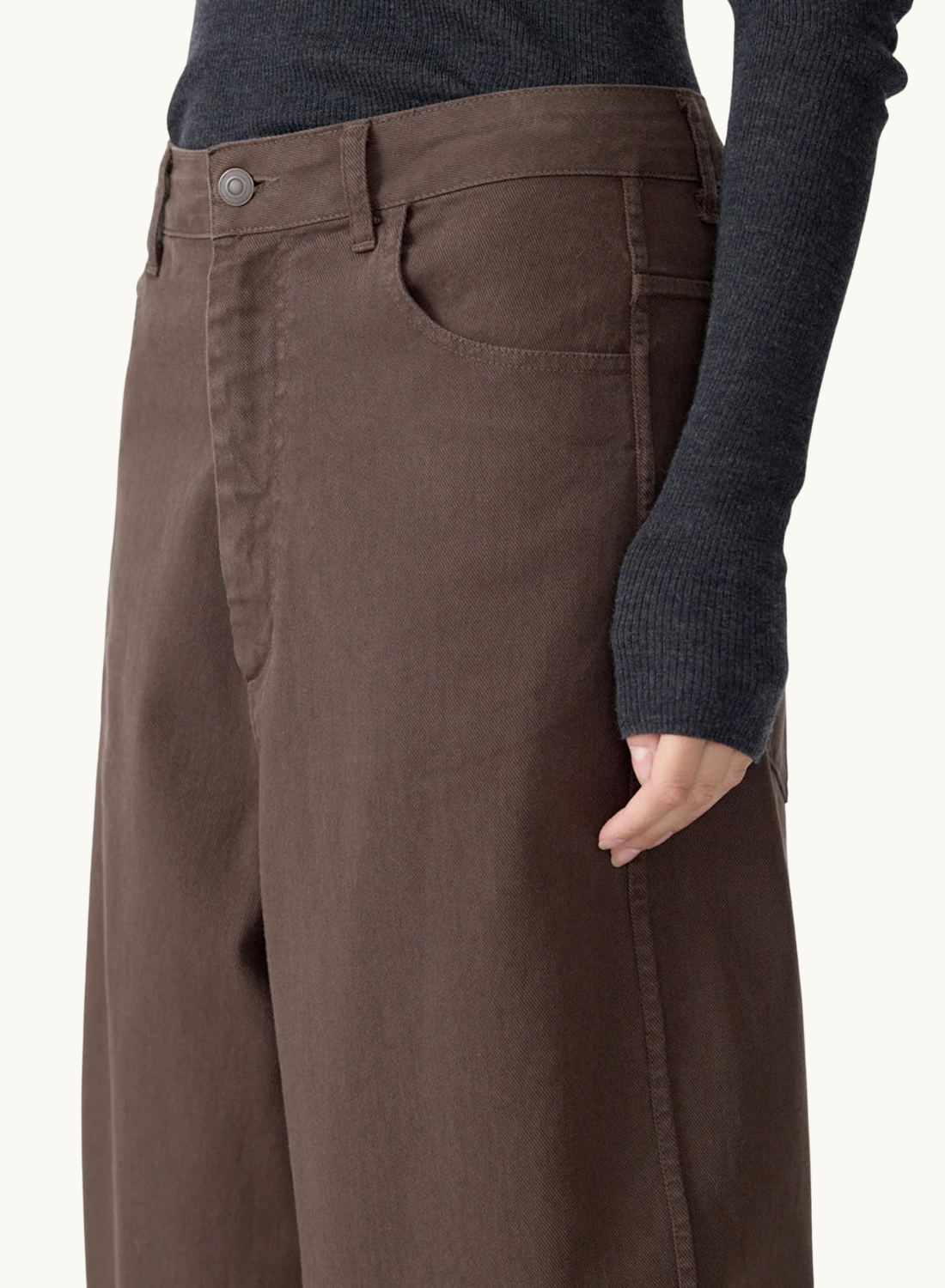 Bassike Cotton Twill Barrel Leg Pant in Chocolate Brown