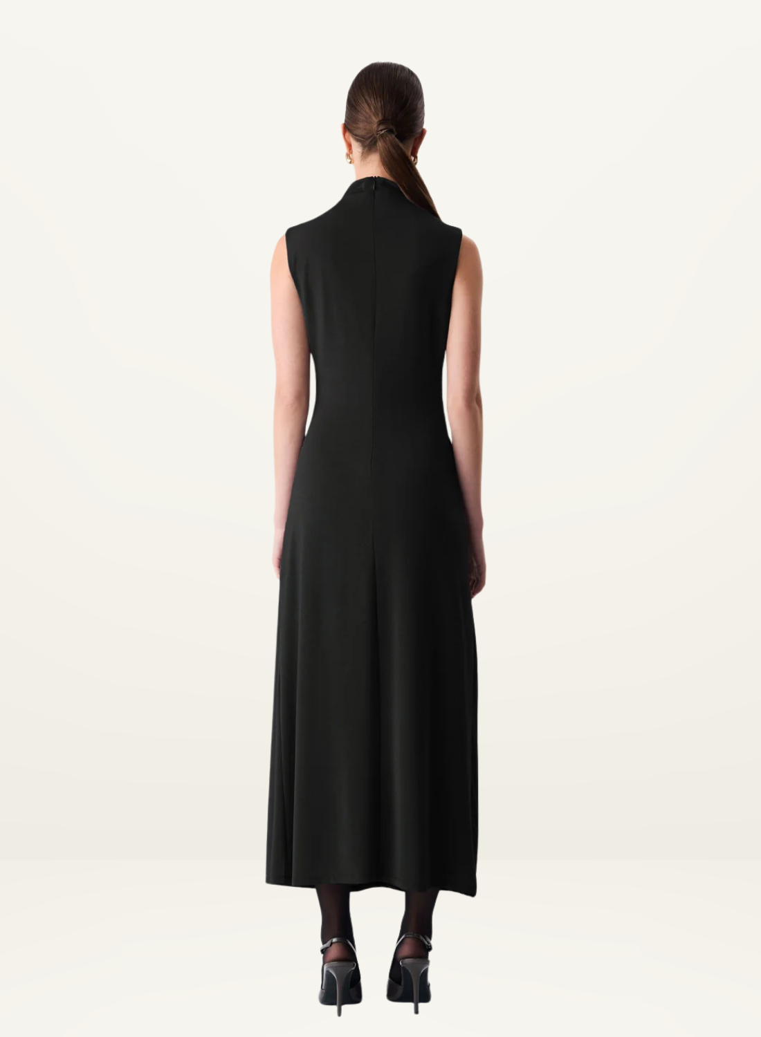 Esmaee Layout Midi Dress in Black