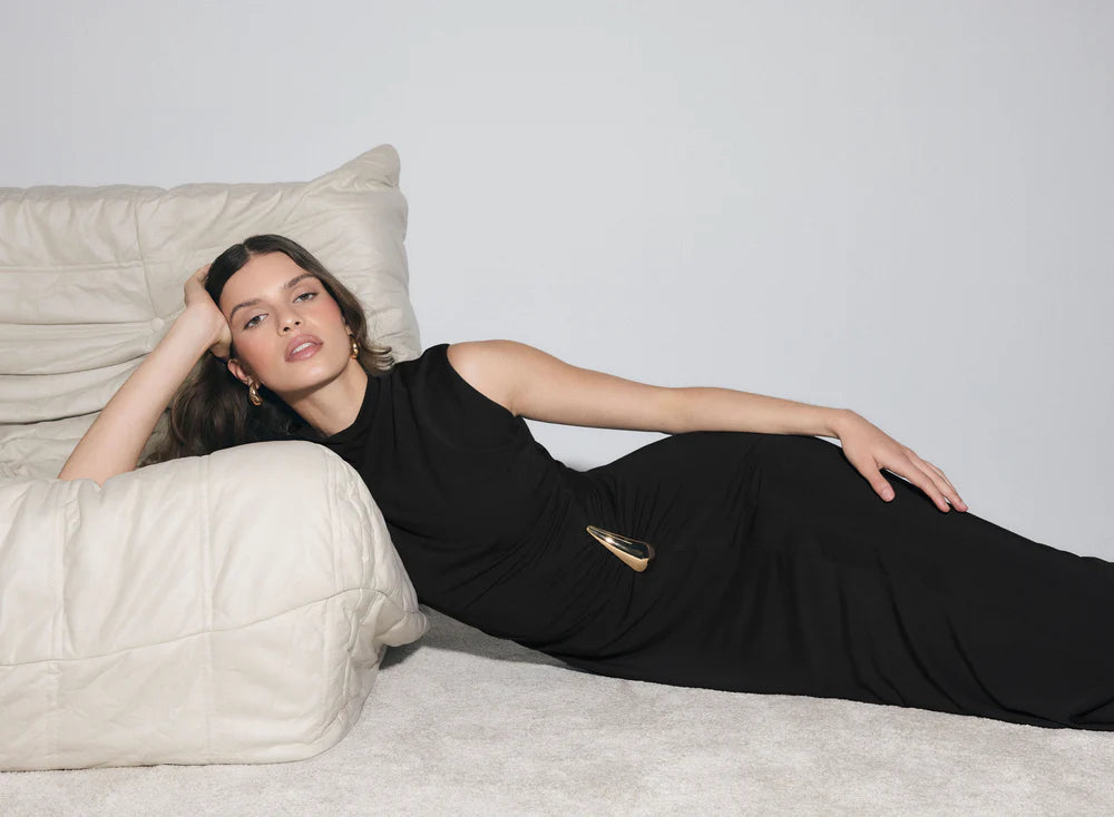 Esmaee Layout Midi Dress in Black