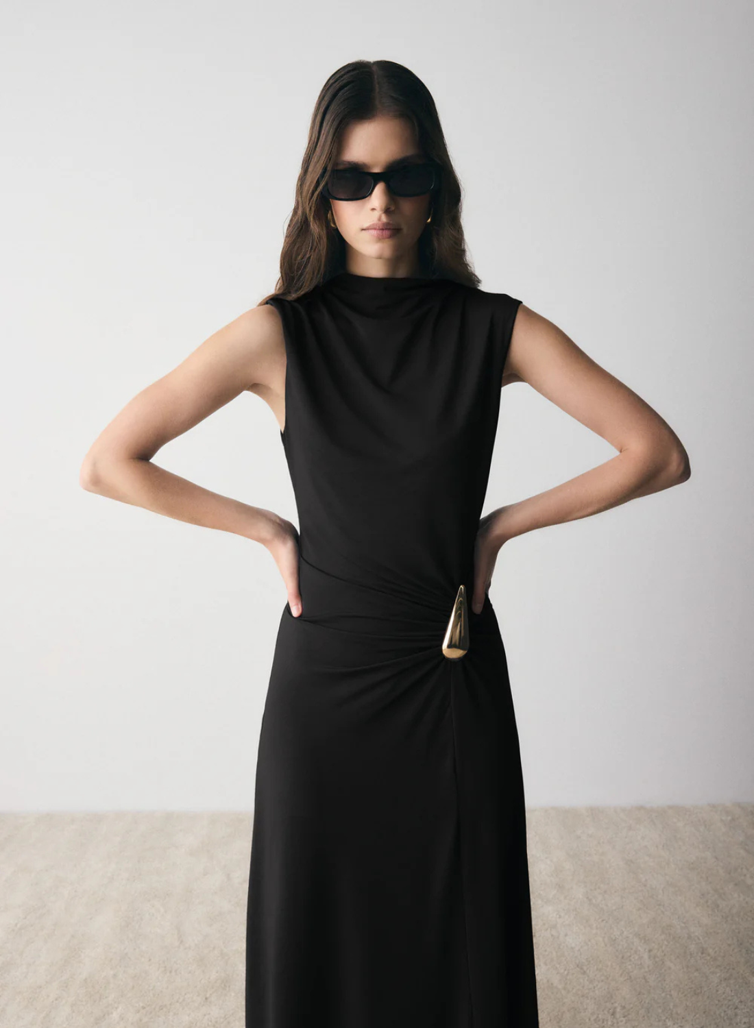 Esmaee Layout Midi Dress in Black