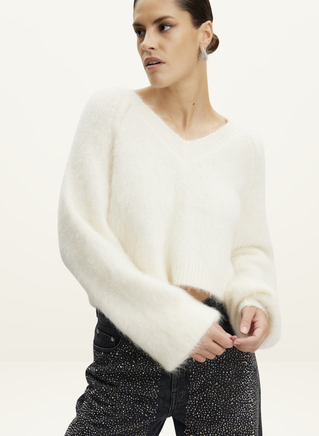 Safizg Cropped V Neck Sweater in IVORY Gestuz-Gestuz-Frolic Girls